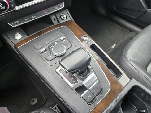 Used 2020 Audi Q5 2.0T Premium AWD/4WD image 23