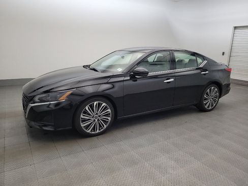 Used 2023 Nissan Altima 2.5 SL FWD image 2