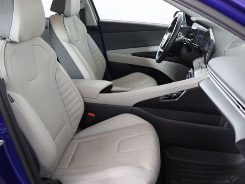 Used 2023 Hyundai Elantra Limited image 19