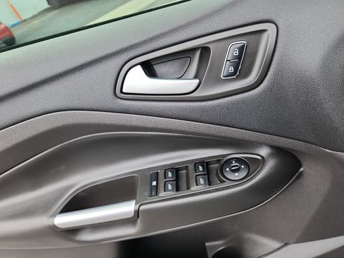 Used 2016 Ford Escape SE image 16