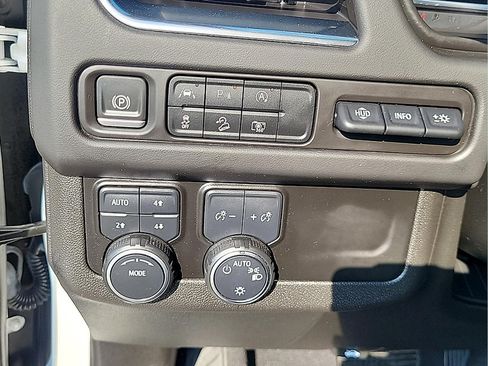 Used 2023 Chevrolet Tahoe Premier AWD/4WD image 22