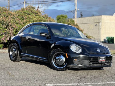Used 2012 Volkswagen Beetle 2.5 FWD image 2