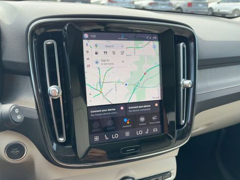 Used 2023 Volvo XC40 B5 Plus w/ Protection Package Premier image 20