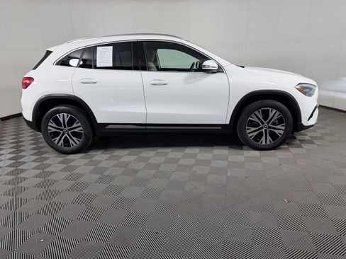 Used 2025 Mercedes-Benz GLA 250 4MATIC image 8