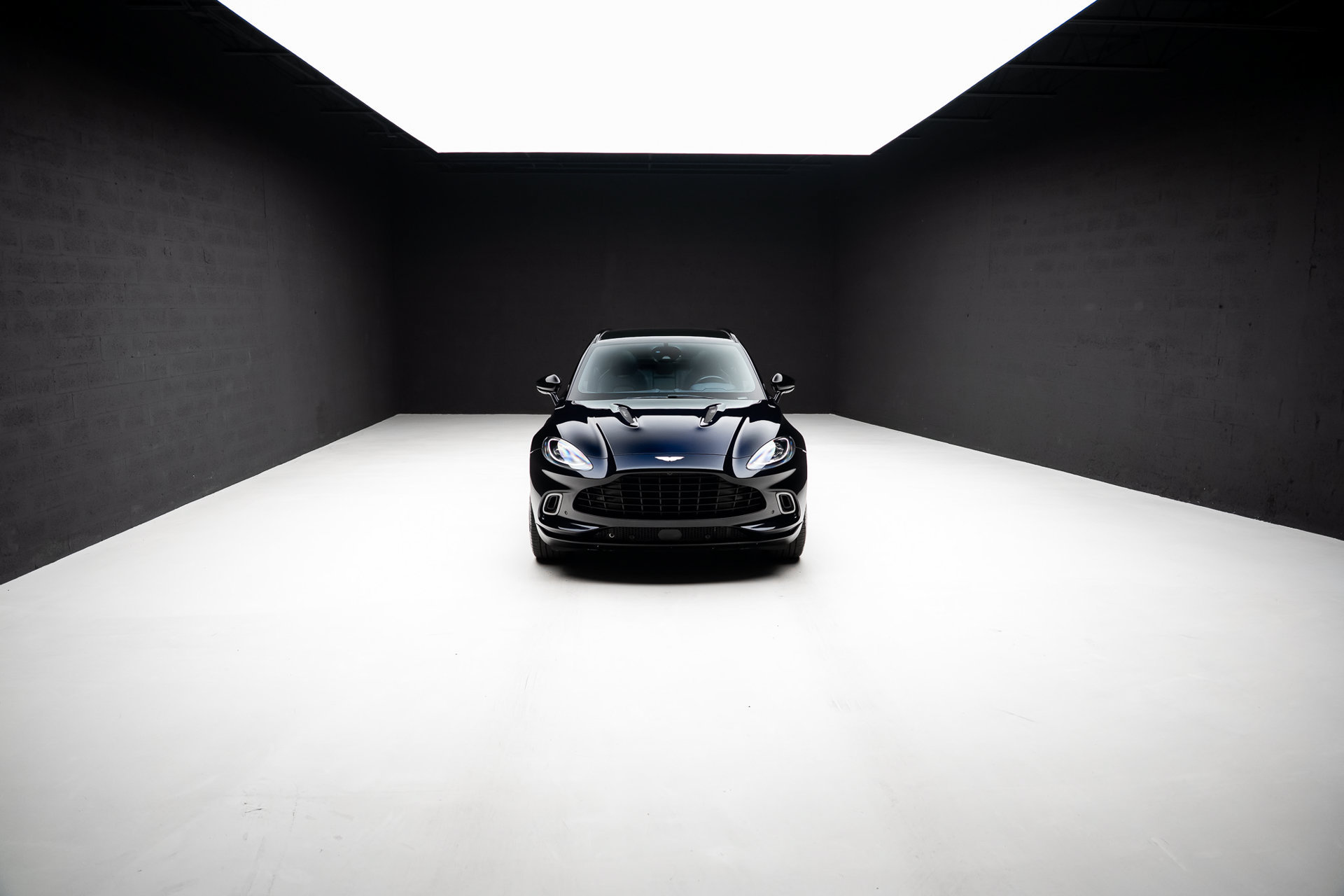 Used 2021 Aston Martin DBX AWD/4WD image 82