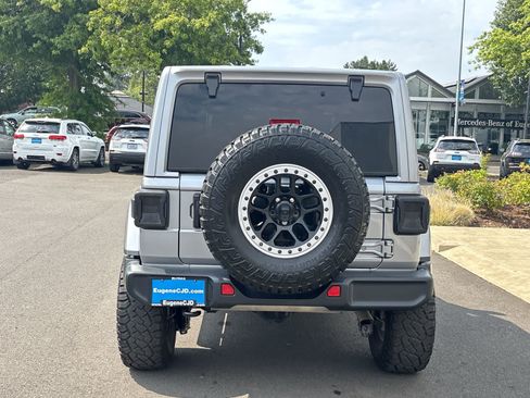 Certified 2021 Jeep Wrangler Unlimited Sahara AWD/4WD image 4