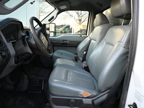 Used 2016 Ford F350 XL w/ Power Equipment Group image 5