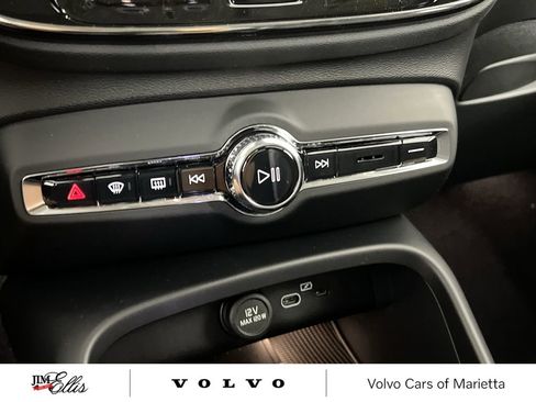 New 2026 Volvo XC40 B4 Plus w/ Climate Package image 15