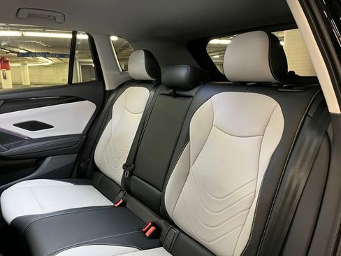 New 2026 Volkswagen Tiguan SE image 22