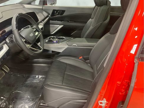 Certified 2025 Cadillac Optiq Sport 2 AWD/4WD image 9