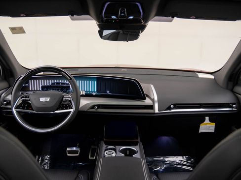 New 2026 Cadillac Vistiq Sport image 11