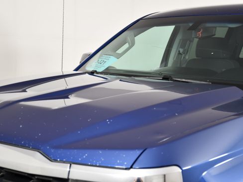 Used 2018 Chevrolet Silverado 1500 LT w/ All Star Edition AWD/4WD image 12