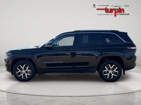 Used 2023 Jeep Grand Cherokee Limited w/ Luxury Tech Group II AWD/4WD image 2