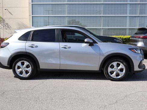 Used 2023 Honda HR-V LX image 10