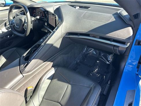 Used 2025 Chevrolet Corvette Stingray Convertible w/ 1LT image 25