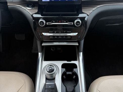 Used 2023 Ford Explorer Limited image 15