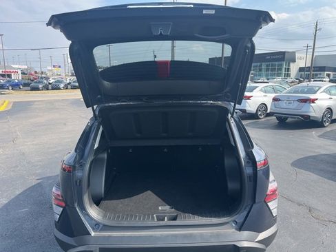 Used 2025 Hyundai Kona SEL image 11