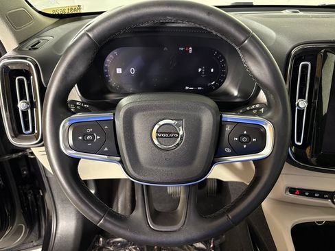Used 2024 Volvo XC40 B5 Plus w/ Climate Package AWD/4WD image 19