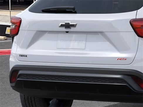 New 2026 Chevrolet Trax RS w/ Sunroof Package FWD image 14