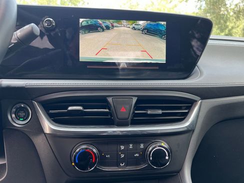 Used 2025 Buick Encore GX Preferred image 17