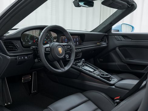 Used 2026 Porsche 911 GTS RWD image 4