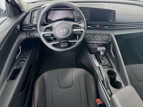 New 2026 Hyundai Elantra SE image 21