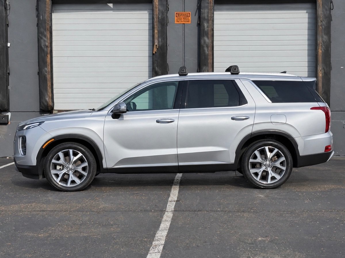 Used 2022 Hyundai Palisade SEL w/ 8P Bench Seat Package FWD image 6