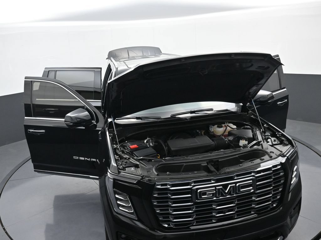 Used 2025 GMC Yukon XL Denali Ultimate w/ LPO, Floor Liner Package AWD/4WD image 40