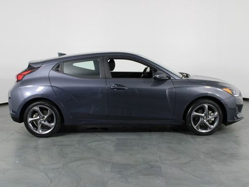 Used 2019 Hyundai Veloster 2.0 image 13