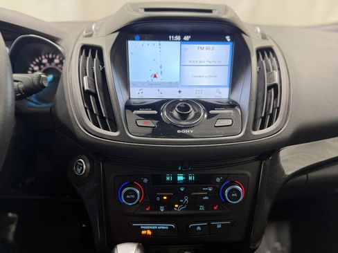 Used 2017 Ford Escape Titanium image 18