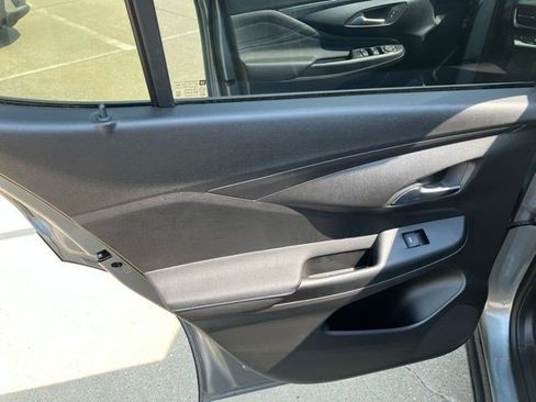 Used 2025 Buick Envista Sport Touring w/ Convenience II Package FWD image 23