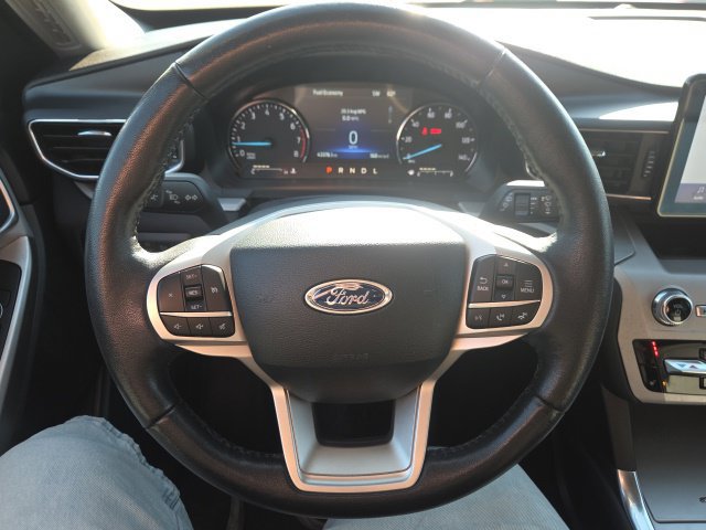 Used 2023 Ford Explorer XLT w/ Equipment Group 202A AWD/4WD image 38