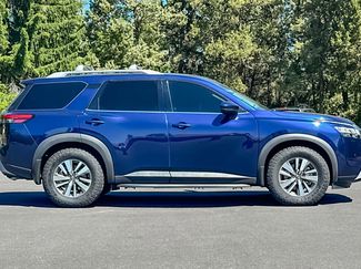 Used 2022 Nissan Pathfinder SL w/ Cargo Package FWD video 3