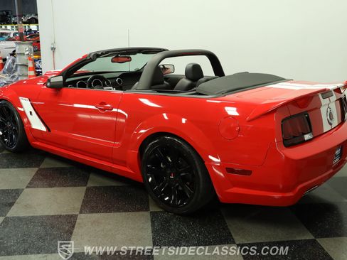 Used 2006 Ford Mustang GT RWD image 7