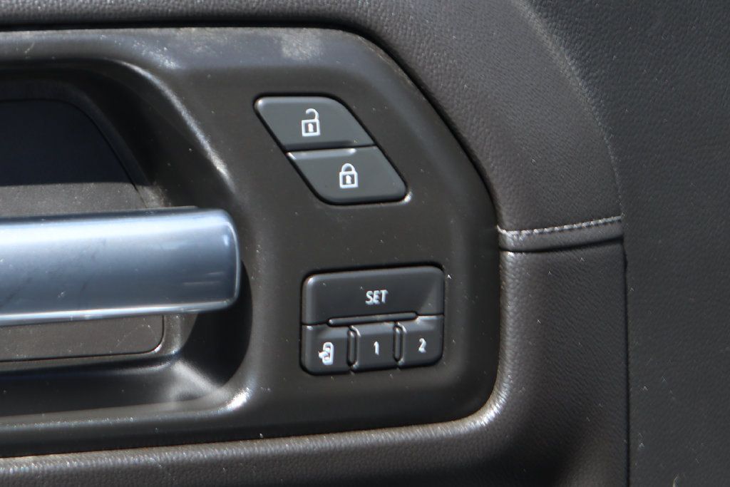 Used 2019 Chevrolet Silverado 1500 LTZ AWD/4WD image 15