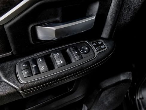 Used 2024 RAM 2500 Big Horn w/ Safety Group image 34