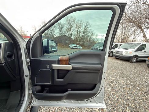 Used 2019 Ford F150 Lariat w/ Equipment Group 501A Mid image 8