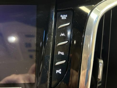 Used 2017 Cadillac Escalade Premium Luxury AWD/4WD image 11