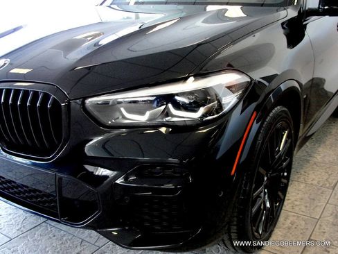 Used 2022 BMW X5 xDrive40i w/ M Sport Package image 3