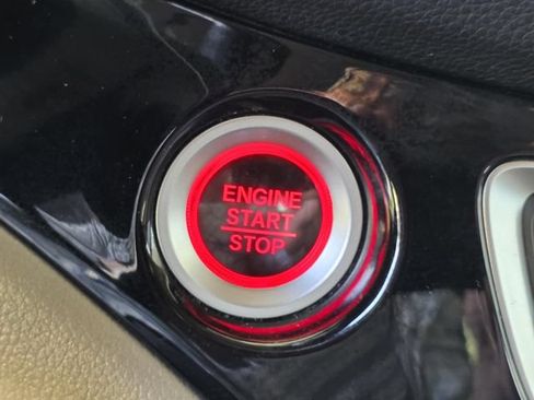 Used 2016 Honda Pilot Touring image 24
