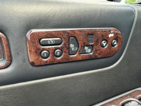 Used 2005 HUMMER H2 SUT w/ Preferred Equipment Group AWD/4WD image 26