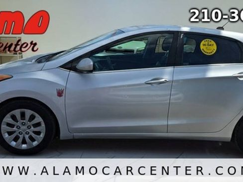 Used 2016 Hyundai Elantra GT FWD image 2