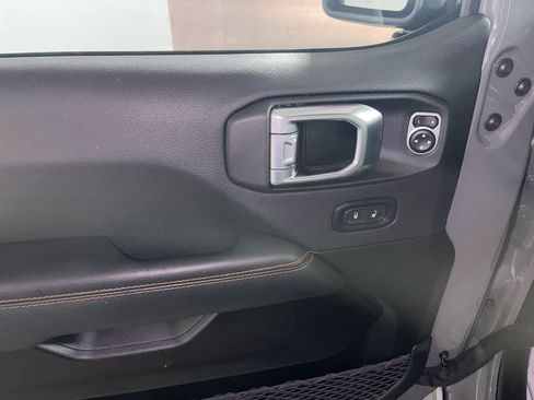 Used 2022 Jeep Gladiator Mojave w/ Cold Weather Group AWD/4WD image 13