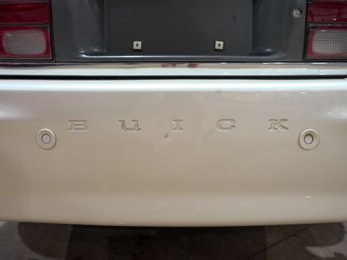 Used 2003 Buick Park Avenue Ultra FWD image 24