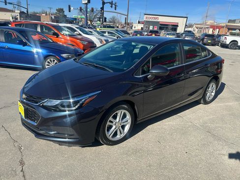 Used 2016 Chevrolet Cruze LT w/ Convenience Package image 7