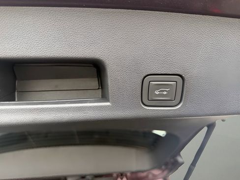 Used 2025 GMC Acadia Elevation image 21