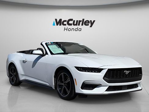 Used 2025 Ford Mustang Premium RWD image 10