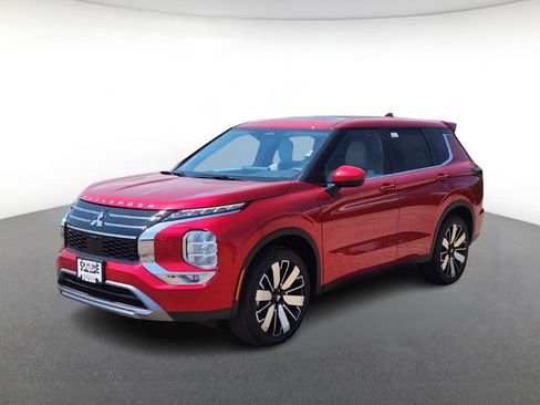 New 2025 Mitsubishi Outlander SE image 2