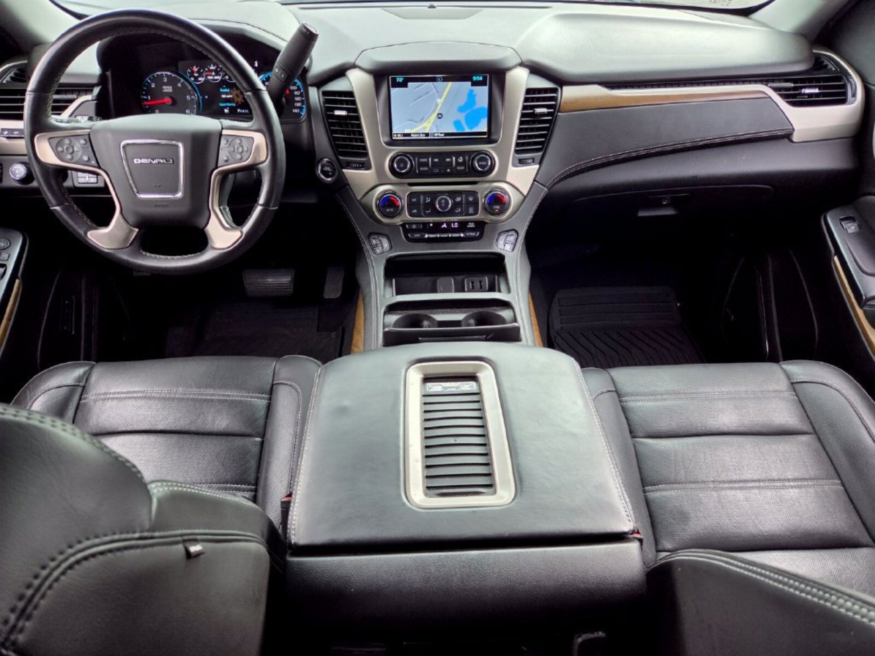 Used 2020 GMC Yukon Denali w/ Open Road Package AWD/4WD image 13