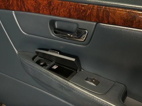 Used 2011 Cadillac DTS Limousine FWD image 13